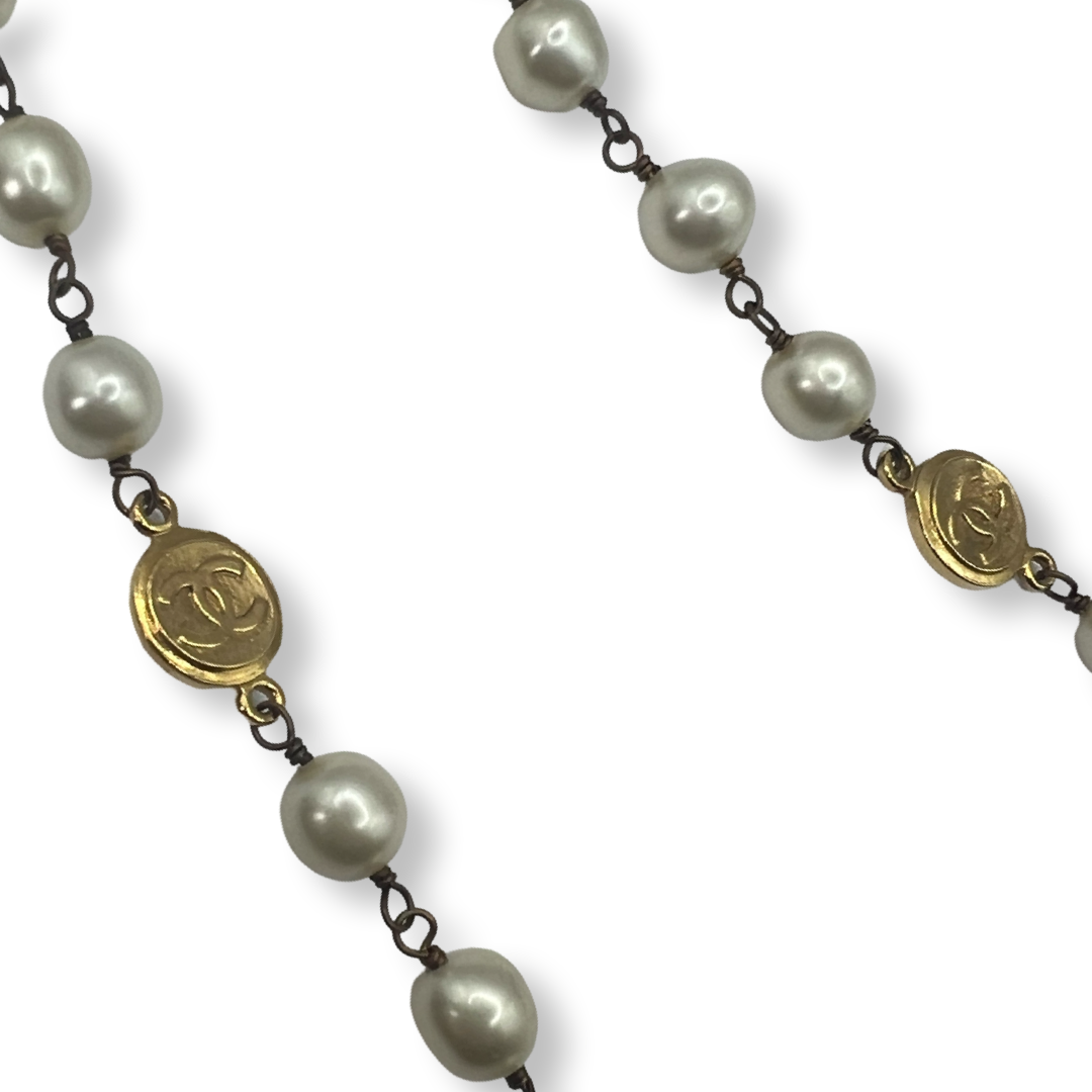 Chanel Vintage Charm Pearls